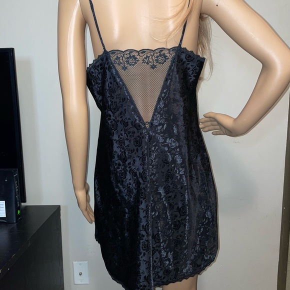 Vintage Black Rose Print Satin Slip w/ Lace Trim Sz L - Picture 9 of 16